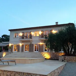 Couette-café La De, Valbonne